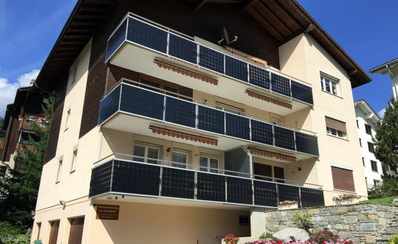 balkon solaranlage mehrfamilienhaus